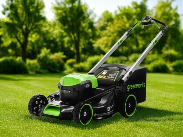 Greenworks GD48LM51SPIIK5 - Tondeuse à gazon automotrice à batterie - 48V/5Ah - Coupe 51 cm