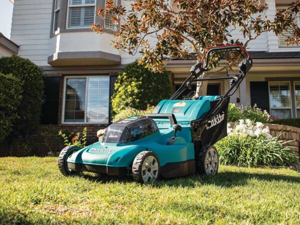 Makita DLM539PT2 - Tondeuse à batterie - 36V - Coupe 53 cm - 2x 18V 5Ah