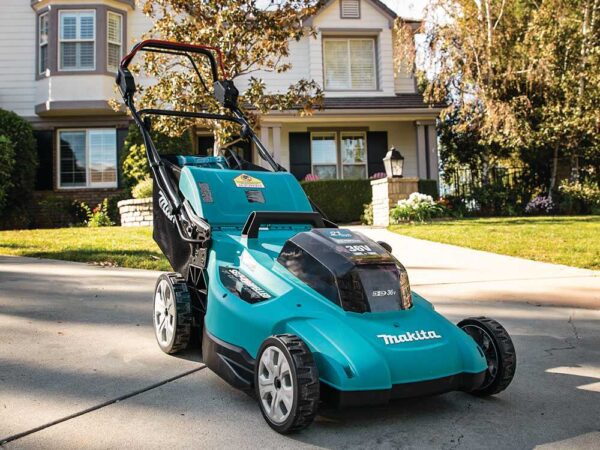 Makita DLM539PT2 - Tondeuse à batterie - 36V - Coupe 53 cm - 2x 18V 5Ah