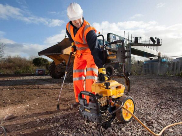 Nettoyeur haute pression DeWalt DXPW 004E - monophasé de 150 bars max- 600L/H débit Max
