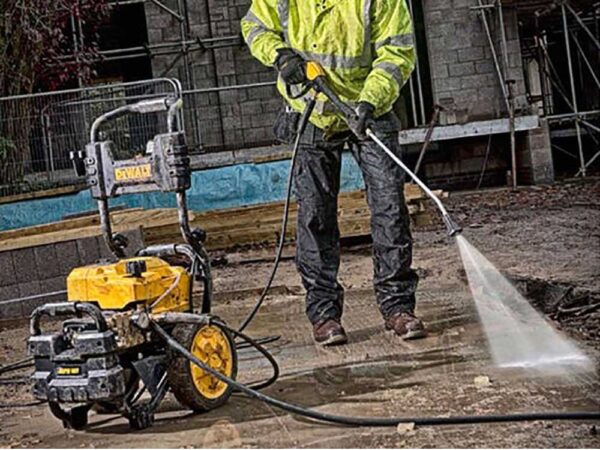 Nettoyeur haute pression DeWalt DXPW 004E - monophasé de 150 bars max- 600L/H débit Max