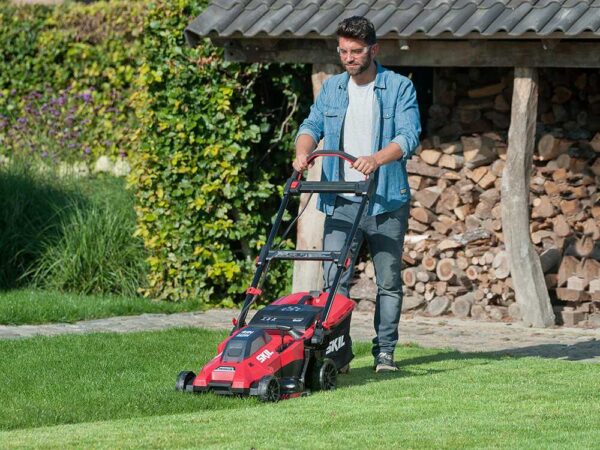 PROMO - Skil 0140 BA - Tondeuse à gazon à batterie - 2x20V/4ah - Coupe 43 cm
