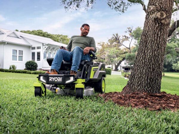 Ryobi ZTRX76 - Tondeuse autoportée à batterie et rayon de braquage zéro - 72V/20 Ah coupe de 76 cm - 2en1