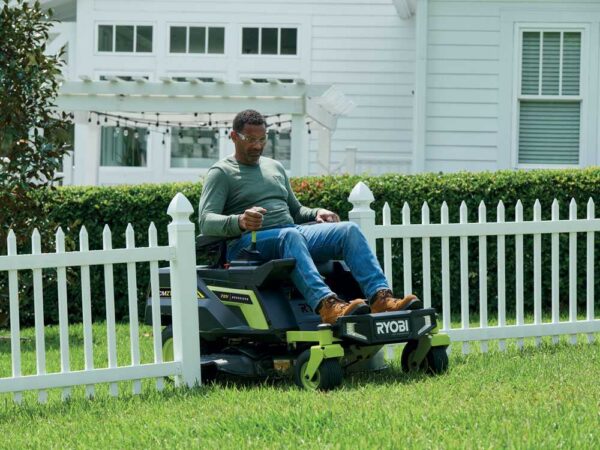 Ryobi ZTRX76 - Tondeuse autoportée à batterie et rayon de braquage zéro - 72V/20 Ah coupe de 76 cm - 2en1